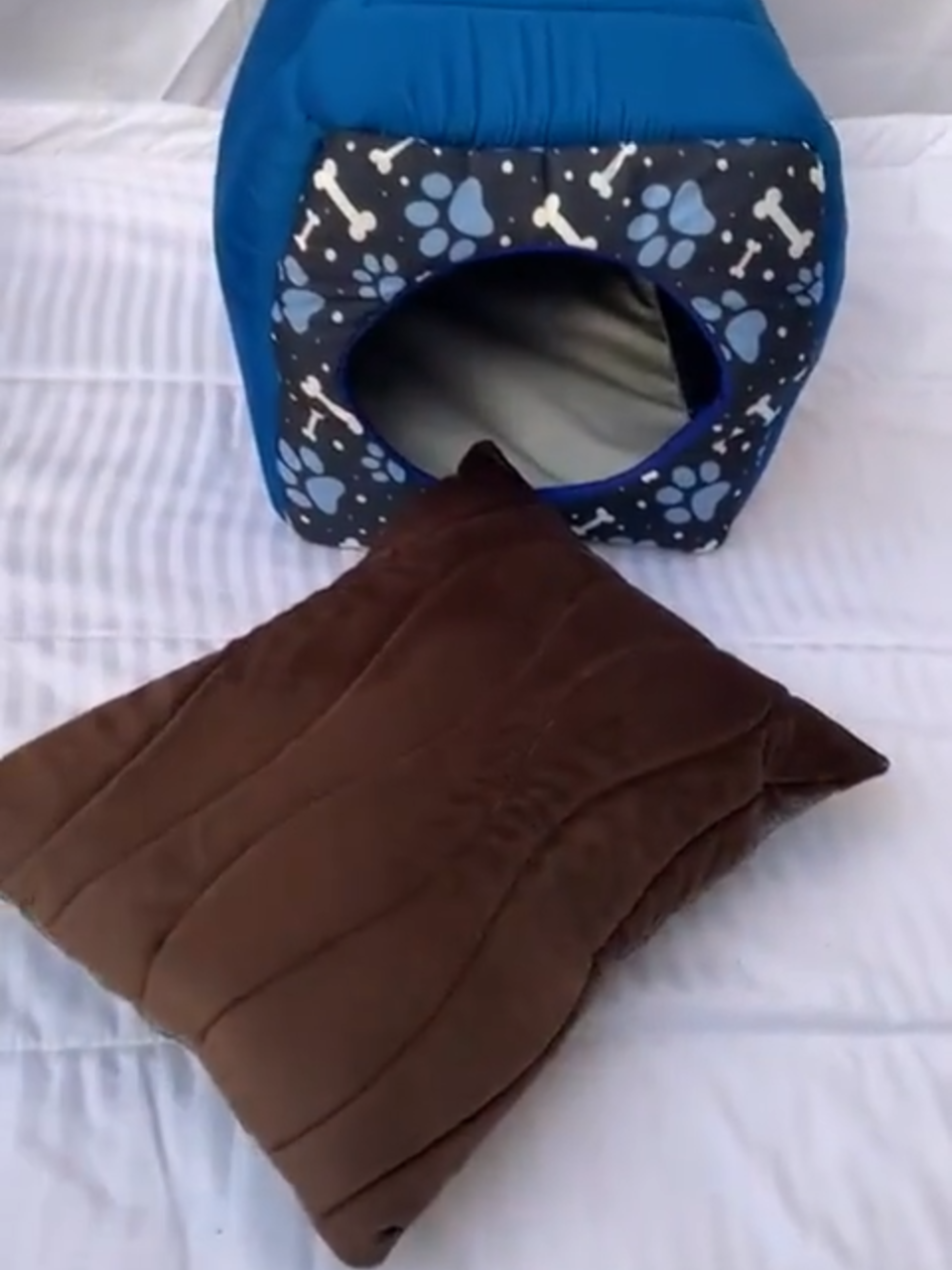 🚨 VOCÊ NUNCA MAIS VAI VER SEU PET DORMIR NO CHÃO! 🐶🐱 Essa Cama Toca Iglu 3 em 1 é o produto mais FOFO e FUNCIONAL que seu pet já viu! E o melhor? TÁ COM FRETE GRÁTIS por tempo limitado! 🛍️✨ ✅ Super confortável ✅ Design 3 em 1: toca, caminha e colchonete ✅ Perfeita pra dias frios ou aquela soneca depois da bagunça 💤 💥 ELA TÁ VIRALIZANDO! Garanta antes que acabe 👉 [link na bio] 🦴 Seu pet merece esse mimo! 📦 Corre porque o estoque é limitado! 💬 Marca aqui a pessoa que AMA mimar os pets   ❤️ Curte se seu pet é um reizinho   🔁 Compartilha com a galera pet lover #PetFeliz #Cama3em1 #AchadinhoPet #PetShopOnline #FreteGratis #CamaIglu #CachorroEstiloso #GatoFeliz #LinkNaBio#foryoupage❤️❤️ #foryoupage #ofertas #shopee #ofertaespecial