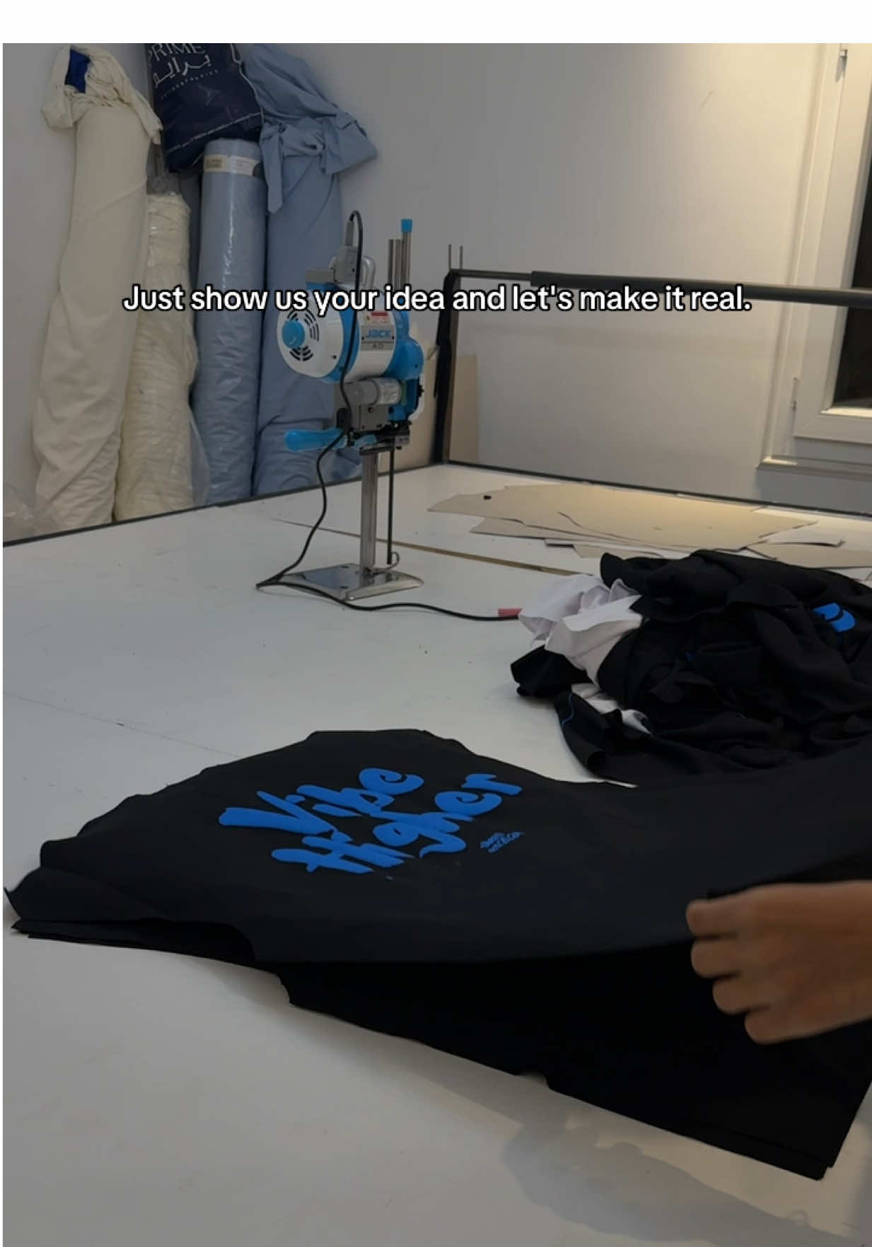 WORLDWIDE SHIPPING✈️ #swankyfactory #streetwear #clothingbusiness #clothingmanufacturer #manufacturing 