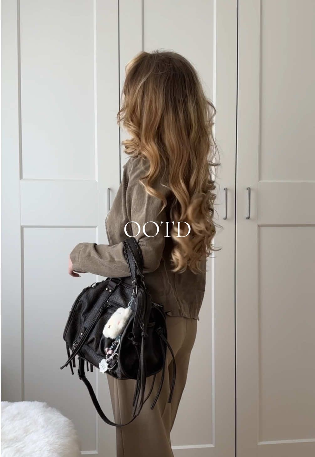 outfit of the day ⭐️ ugh I just love a good elevated basic  #OOTD #outfitoftheday #outfitoftheweek #outfit #spring #springoutfit #simpleoutfit #basicoutfit #neutraloutfit #adidas #adidasspezial 
