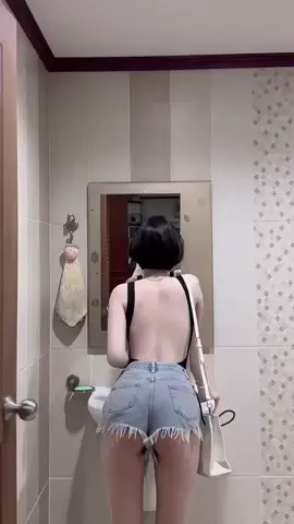 เห็นตรงไหนก็โป๊ 😂 