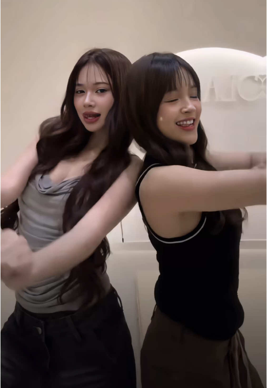 #lora #lauraziphoraa #ecaaura #teamliquid #esports #fyp #tanktopstyle @lora @Eca Aura🐝 