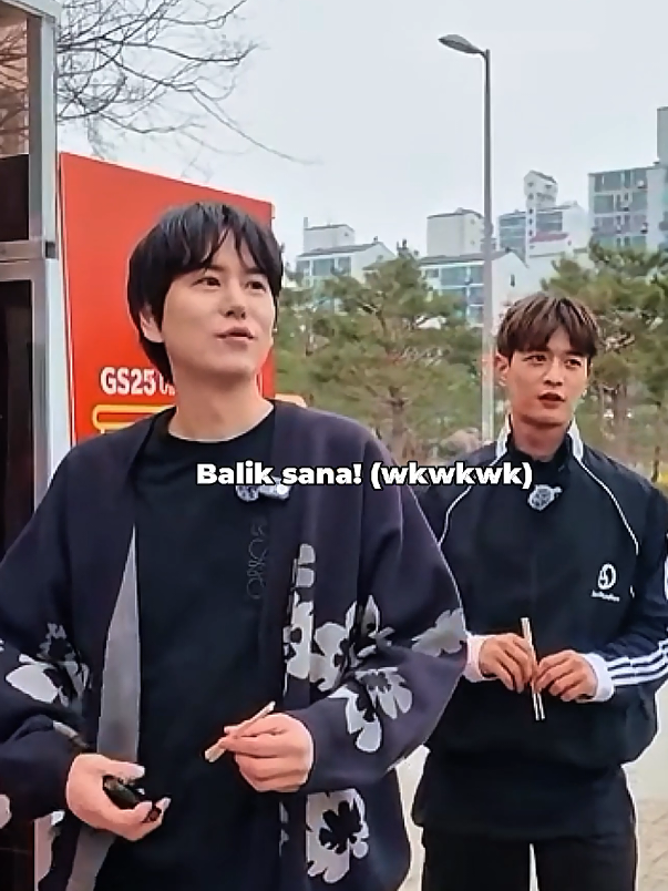 Tenang 88 tuh masih muda kok Kyuuu 🥹👍🏻 #kyuhyun #chokyuhyun #minho #choiminho #shinee #kyutv #규현 #superjunior #kpop #fyp #trending 