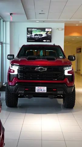 Built for more than just the road is the 2025 Silverado Z71.  Highlights 🌟 -Rancho shocks and Hill Descent Control keep your ride stable and steady.   -Heavy-duty automatic locking rear differential and underbody transfer case shield for serious off-road protection.   -Bold 18