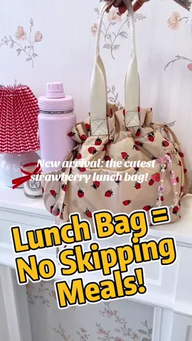 Hot off the shelf! Strawberry lunch bag for you! 🍓🍓#lunch #lunchideas #lunchbag #lunchboxideas #bag #bags #strawberry #diaperbag #tiktokshopfinds #springbreak #spring #newarrivals #cute #foru 