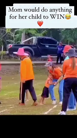 Power of a mother😂 #MomVsSonRace ​ #FamilyRaceChallenge ​ #MarathonMomIgnoresKids ​ #RacingMom ​#iphone14promax 