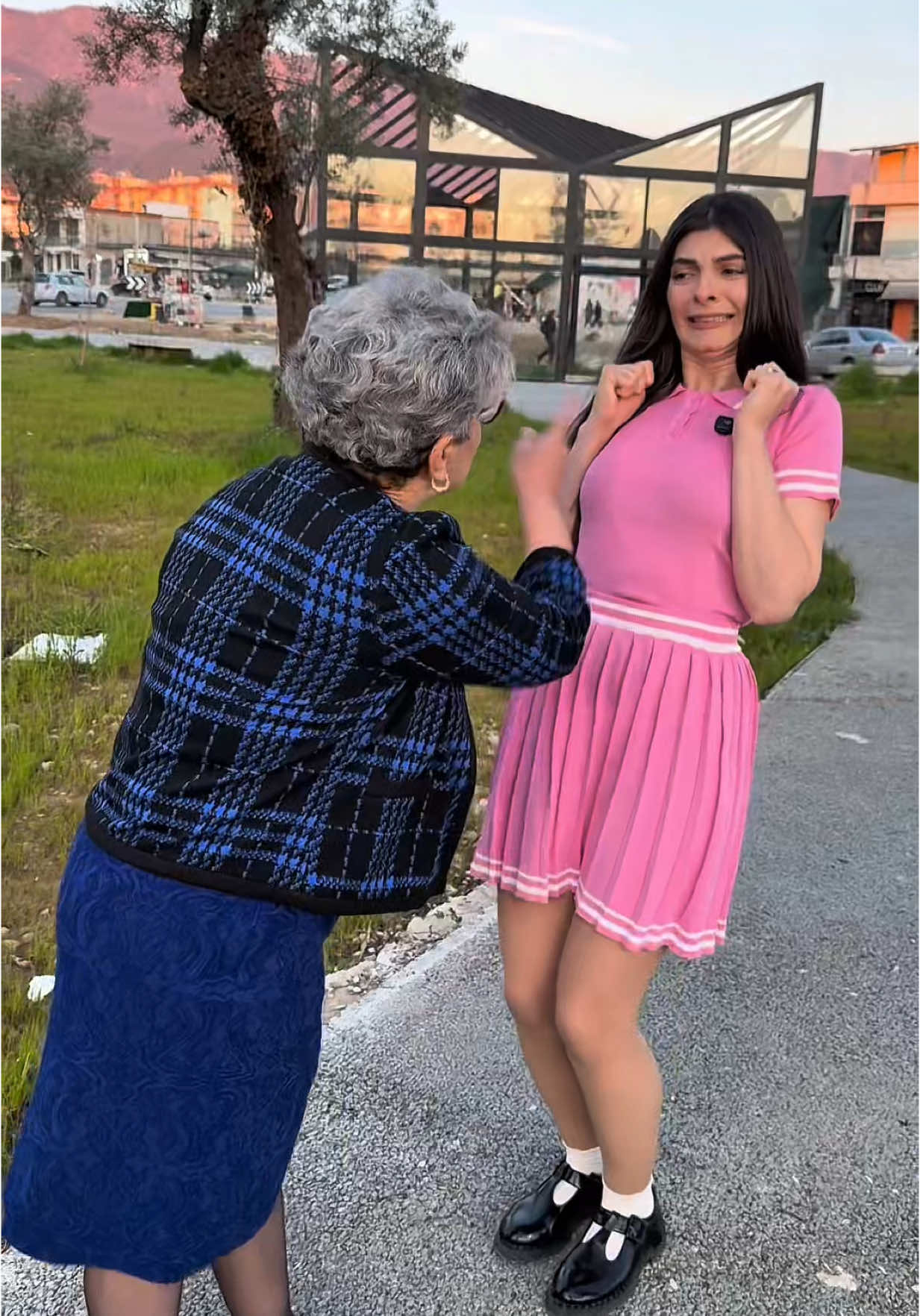 @Royal Fish & Chicken Albania 🤍🤍🤍🤍 #fyp #viral_video #humor #komedi #qeshshqip #foryoupage❤️❤️ #foryo #shqiptaretneperbote🇦🇱🌍 #funnyreels #funny #albania #ushqim #humortiktok #komedia #shqipe #tirana #kosovo #kosova #italy #qeshmelot 