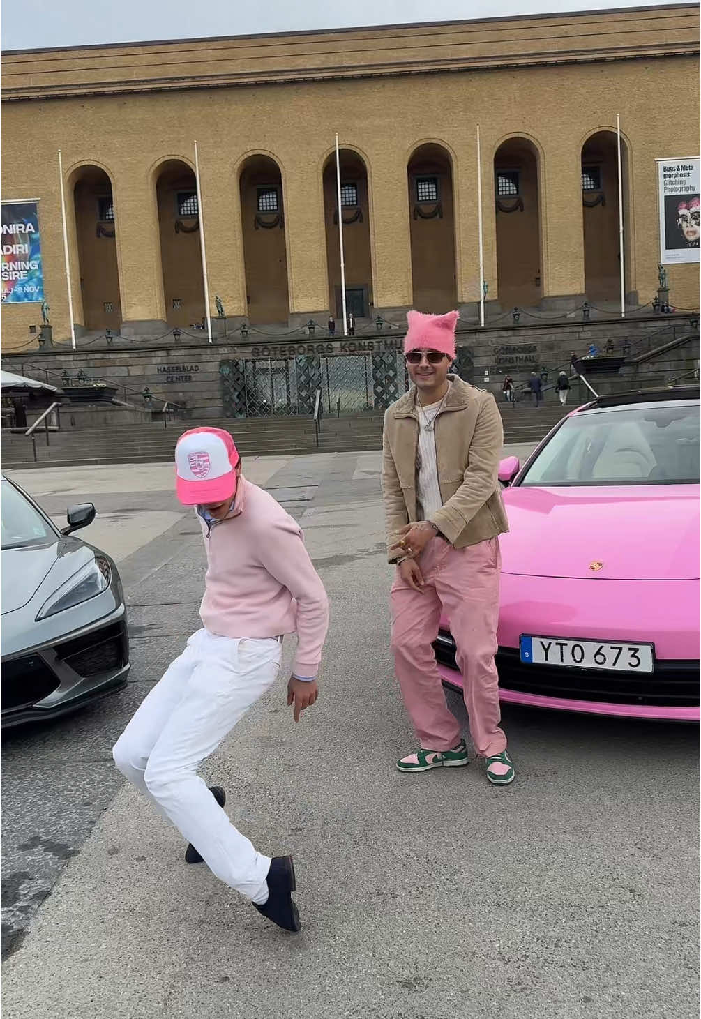 Försökte lära @Papi Santana att dansa #ericvongreven #VongrevenCloset #papisantana #santana #mj #michaeljackson #danim #länkibion #miami #mj #sommar #michaeljackson #spanishtiktok #märkeskläder #foryoupage #fypツ #foryoupagee #göteborg #laidback #viral #fördig #grisch #tiktok #grischaprömel