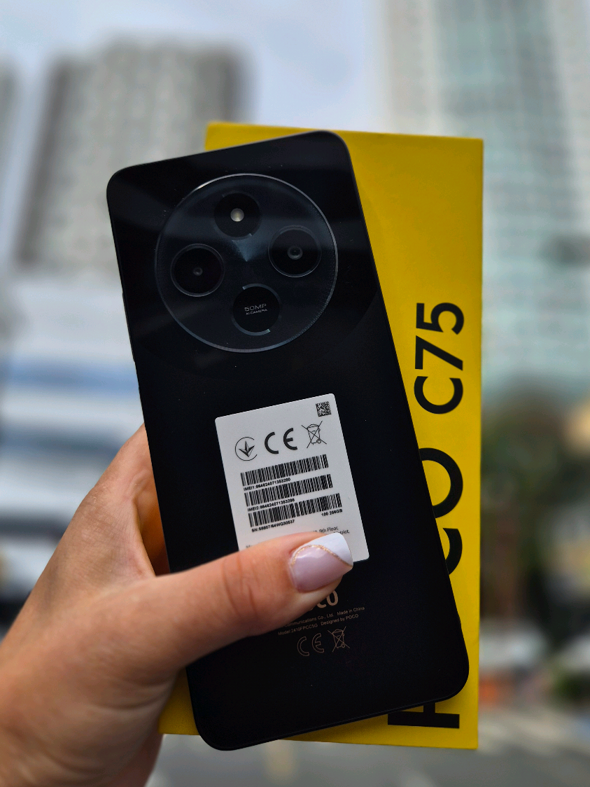 Preparando o envio desse Poco C75 novinho, lacrado, com 256GB de armazenamento e 8GB de RAM! Cliente escolheu seu modelo e garantiu potência e espaço de sobra 💪📦📱 O aparelho está indo equipado com uma capa Space Anti - Impacto e uma película de hidrogel transparente, garantindo a integridade do seu aparelho! Trabalhamos com aparelho novos lacrados e seminovos! Venha você também garantir o seu! Entregamos em toda região  Nossa loja física está localizada na Avenida do Estado - 2848, Nações - Balneário Camboriú  Dentro do Supermercado Meschke . . . . . #pococ75novo #pococ75 #xiaomi #xiaomilacrado #xiaomi #pocolacrado #celulares #bc #aparelhoscelulares #redmi #celularesseminovos #poco #peliculahidrogel #pedido 