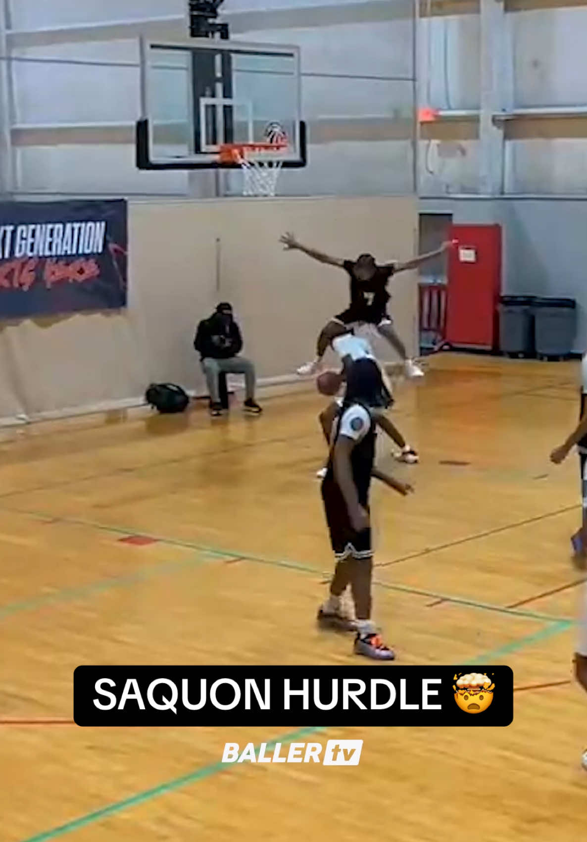He hurdled him for the steal 🤯 