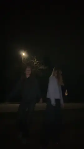 Natten har brug for os!!😝😝 #foryou #goviral #follow #makeosfamous✨ #fy #fyp #takfordiviikkeblevkidnappet #like?! #kommenter 