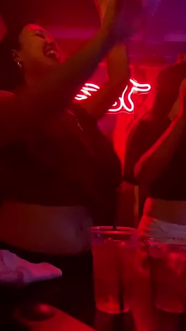 MNIKE IS STILL HITTING HARDDDDD!!! 😮‍💨😮‍💨😮‍💨 @Maria Noé #perte #fyp #milan #apolloclub #fypツ 