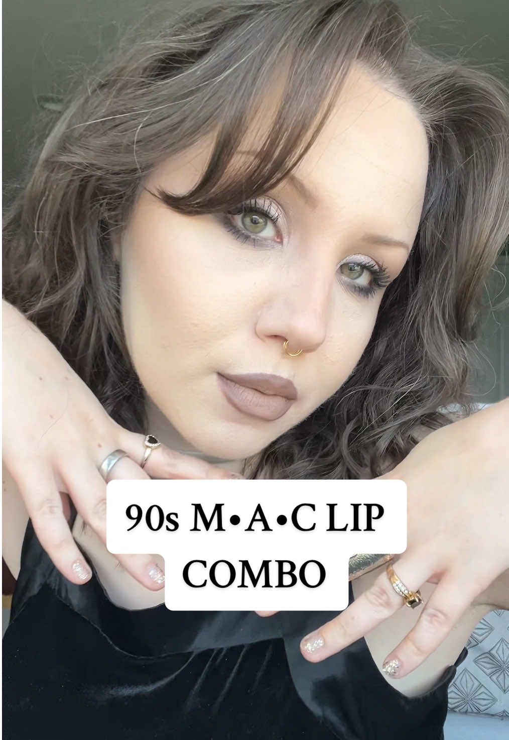 gifted by mac cosmetics 🖤 90s vibes are my FAVE! #maccosmetics #90smakeup #90slips #lipcombo #macstone #maclipstick @maccosmetics 