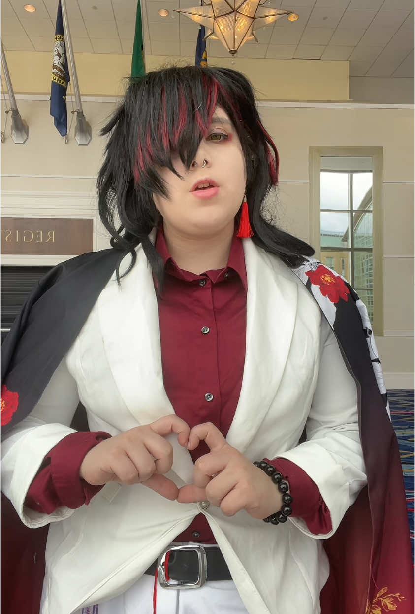 Meow I’m so sleepy   #katsucon #katsucon25 #katsucon2025 #nijisanji_en #vtuber #nijisanji_encosplay #vtubercosplay #luxiem #voxakuma #voxakumacosplay   