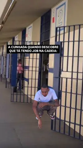 O preso não tem um dia de paz mesmo kkk🤦🏽