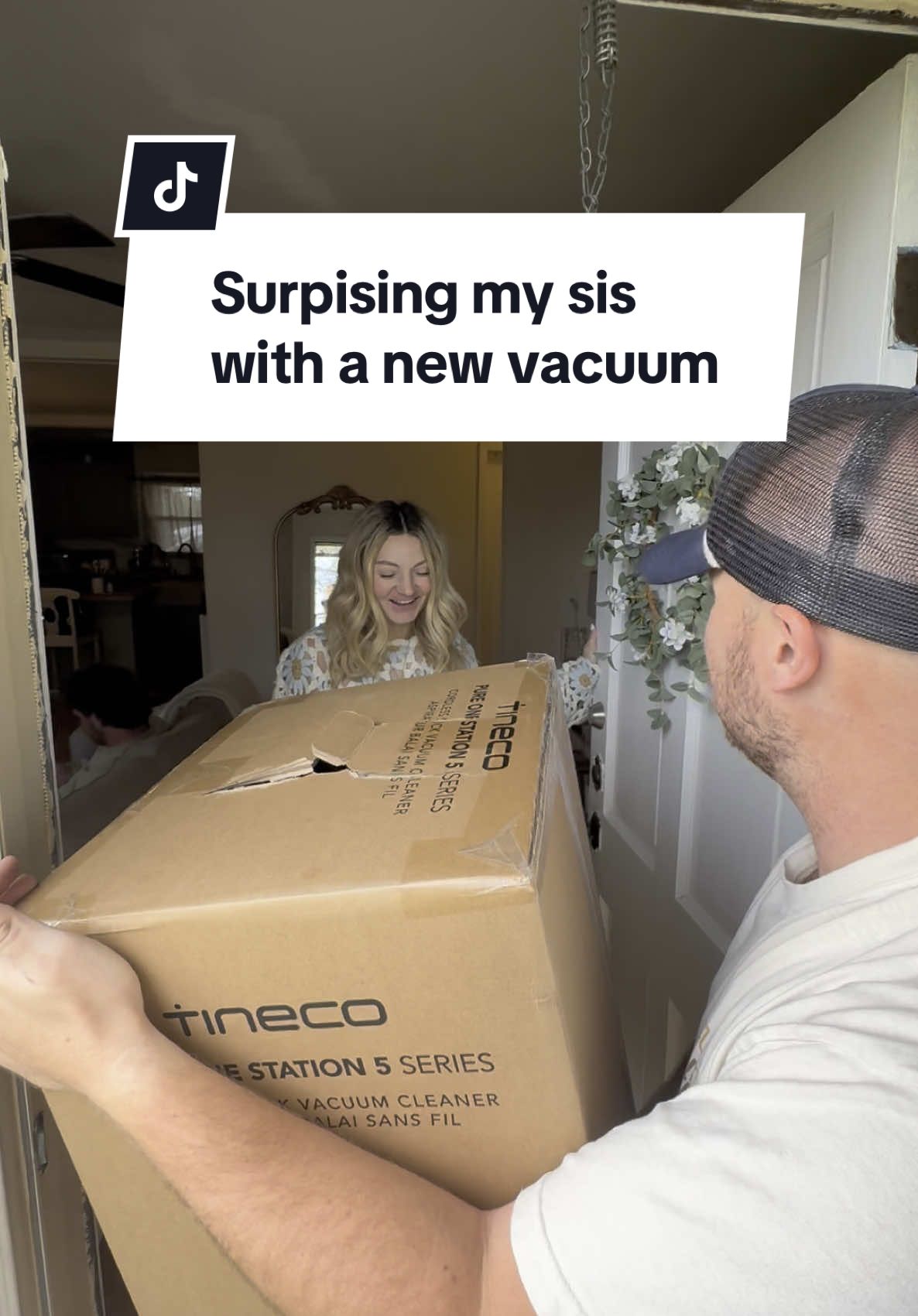 So fun to surprise my little sis with her dream vacuum cleaner!! Comment “LINK” for a special discount and more info on this @tinecoglobal vacuum