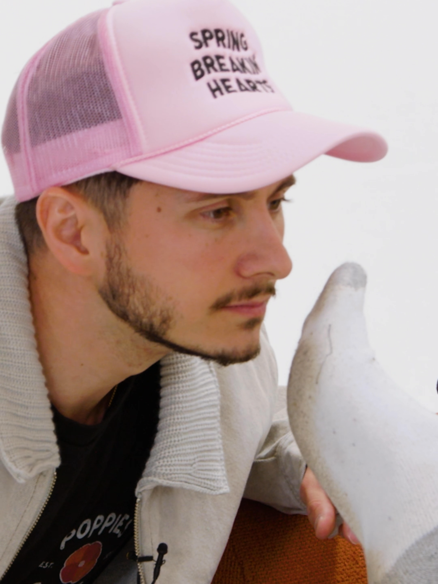 smelled his dirty feet - Blind Dating 3 Guys Based on Their Bedrooms @sven.johnson