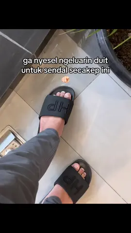 #hushpuppies #sendal #sendalcowok 