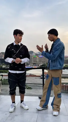 @By_carlosmeza hace toda su ropa  #cuantocuestatuoutfit #cuantocuestatuoutfitydondeloconseguiste #y2kfashion #fashionbro #modavenezuela #fashionvenezuela #venezuelaesfashion #fashiontiktok #outfitideas #dripcheck #outfitcheck #pinterestaesthetic #sambil #custom #diseñadorademodas #upcycling 