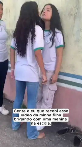 Filha namorando na escola #filha #mae #escola #briga #cabelo #hospital #medico #cirurgia 