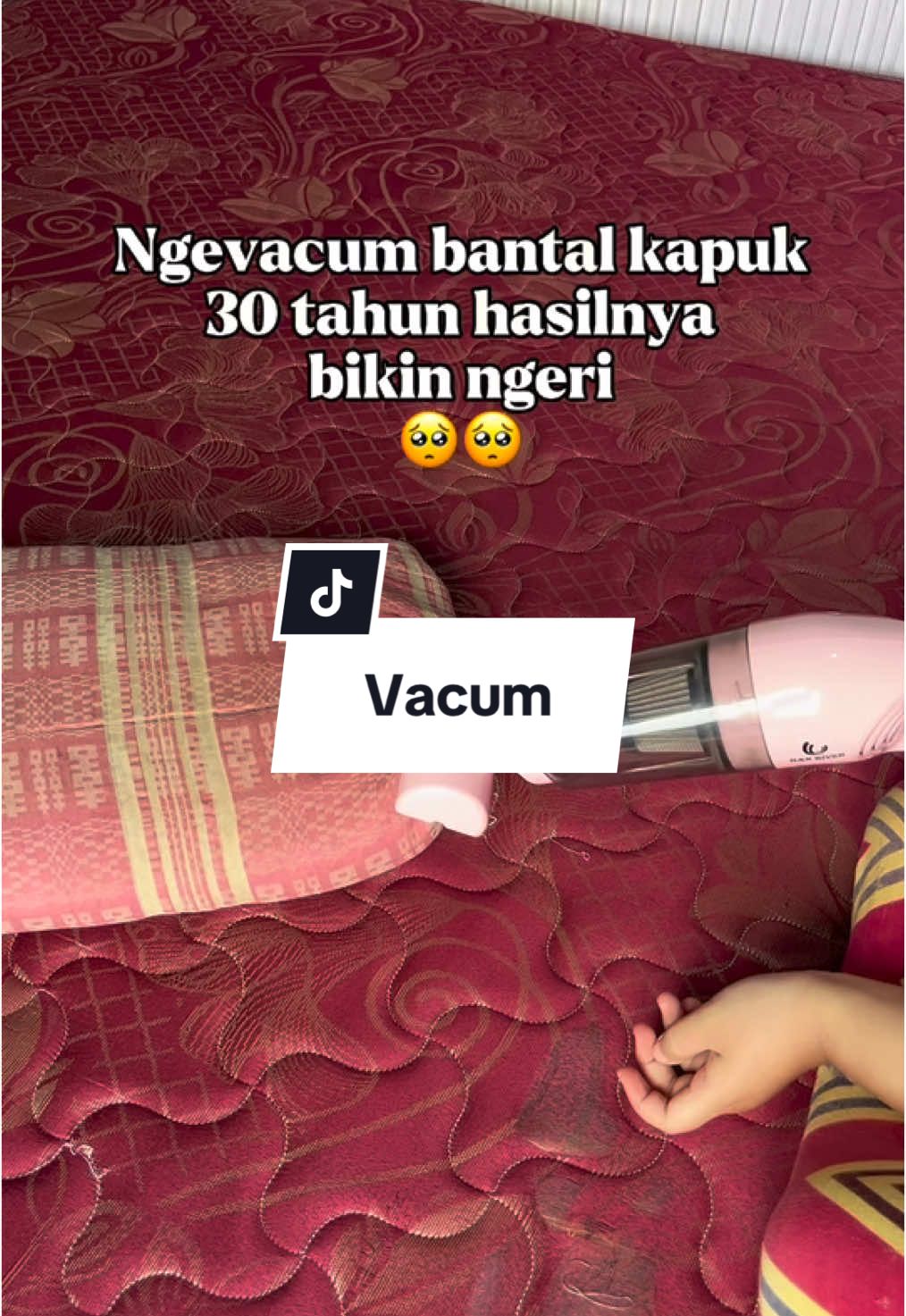 Ngeri debu nya 🥺 #vacum #vacuumcleaner #debu #tungau #kasur 