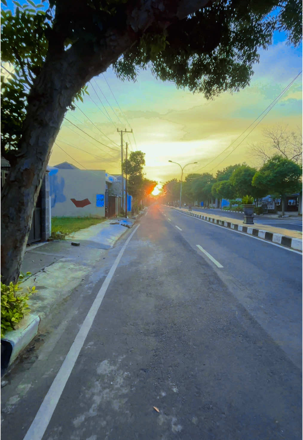 Semangat pagi kawan.. Hidup Terus berjalan, jangan pernah berlarut dg kesedihan #fyp #laripagi #jogingpagi #tuban #zioschannel #storywa 