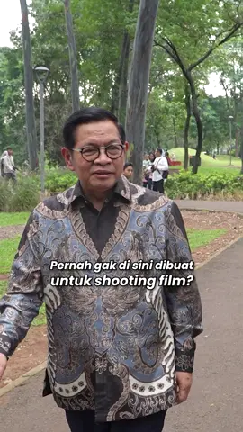 Meninjau proses perbaikan taman-taman di Jakarta. Biar warga punya tempat untuk nongkrong yang gratis, aman, nyaman dan bisa dikunjungi kapan saja. 🔥 #pramonoanung 