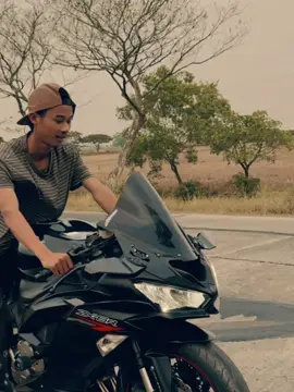 #ခေတ်စားနေလို့လုပ်ကျိတာ😁 #fypシ゚viral #မင်းတို့idolဖစ်ချင်လို့🤭💖 #ဒီချိန်တင်ရင်viwerမတတ်မှန်းသိတယ်🙇🏽🙂‍↕️ 