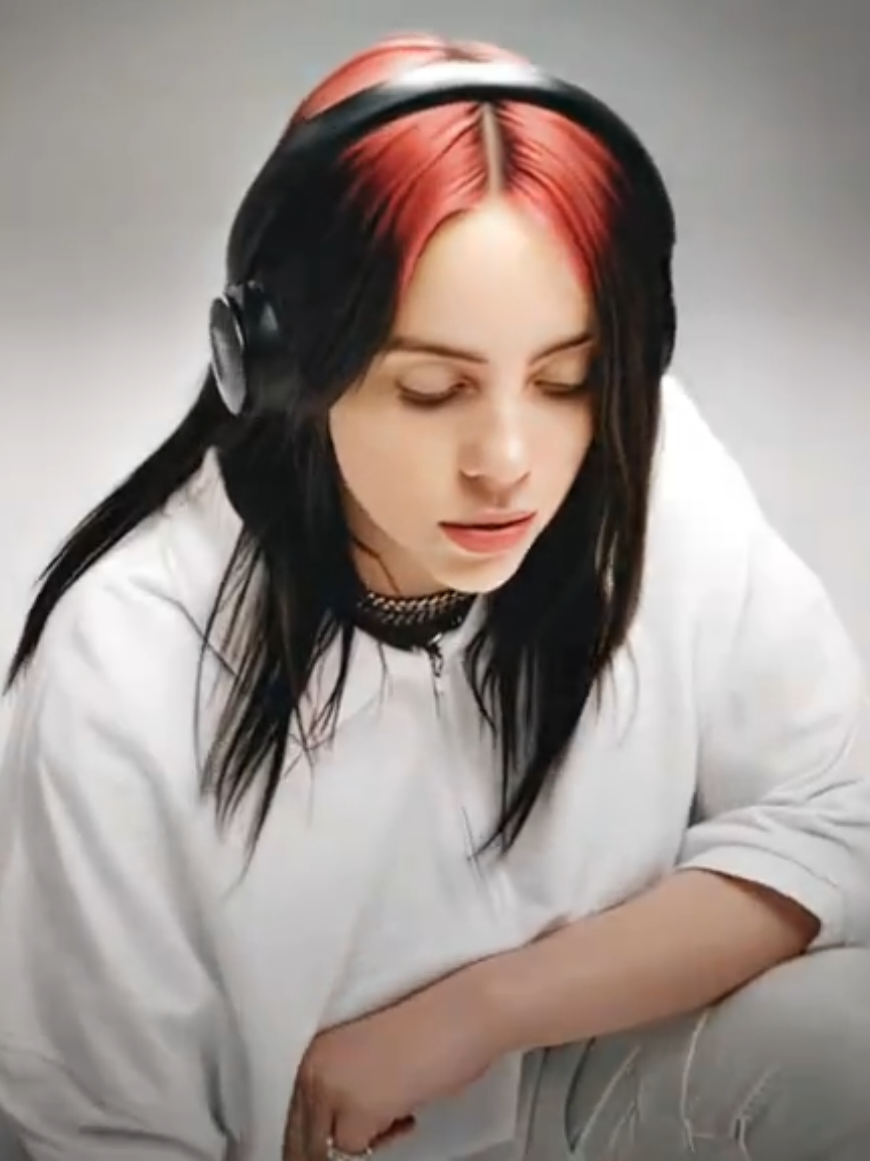 -> Billie with red hair 😍 //  -》 scp by @overbills (backup)  -》 effects by me -》 dt: @nate @x4nny.aep #billieeilish #billieeilishedit #aftereffects #viral 