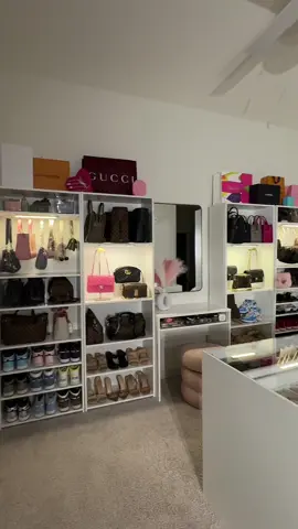 new beauty rooom 🥰💖 #beautyroom #vanity #purse #pursetok #pursecollection #makeuproom #chanel #louisvuitton #gucci #closettour #closethack #luxurycloset 
