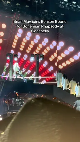 Brian May from Queen joins Benson Boone for Bohemian Rhapsody during Coachella weekend, one ##bohemianrhapsody##bensonboone##queen##coachella2025##coachella@@Benson
