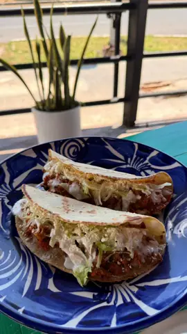 Me gustan los planes sencillos 😎 barriga llena corazón contento 😄  deliciosas flautas en Mérida #antojitosmexicanos  #antojos #flautas #merida #fracclasamericas #comidamexicana #almuerzo #cena 