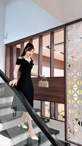 Chiếc váy mặc đi chơi đi dự tiệc đều xinh nha cả nhà ❤️ #vaythietke #vaydutiec #vaydaopho #thờitrangnữ #mỗingàymộtoutfit 