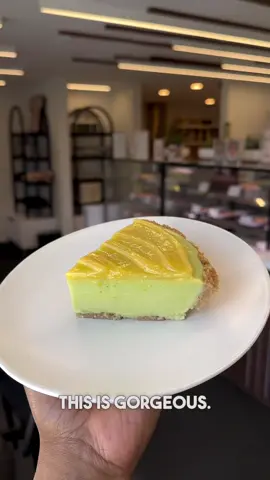 Lemon Basil Pie 🍋 🌿 has us in a pastry chokehold. 😍