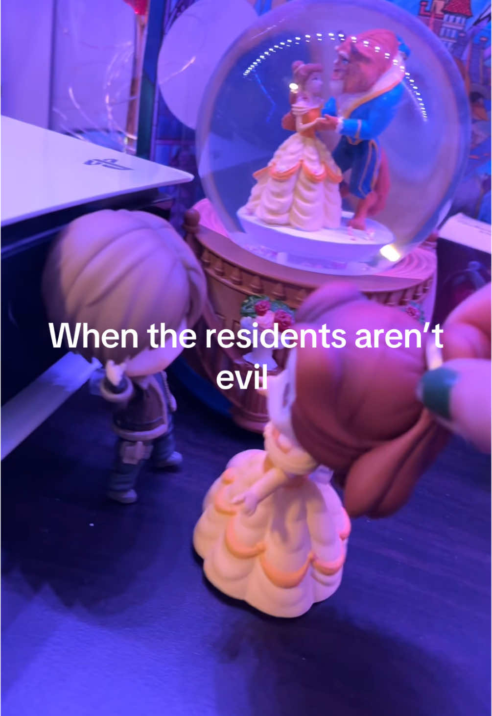 Leon gets all the ladies #beautyandthebeast #bellebeautyandthebeast #disney #residentevil4 #residenteviledit #residentevil4remake #leonkennedy #figure #nendoroid #evangelion #asukalangley #lovelive #eliayase #trevorbelmont #castlehouse #fyp #foryou #preciousmoments #fireemblem 