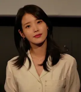 When IU smiled, she saved hearts without even knowing it, for she was the bane of UAENAs’ existence! 💌💌💌 #iu #아이유 #이지은 #jieunnie_iu #leejieun #uaena #dlwlrma #kpopfyp #fyp #iuclips #iufancam #TheWinning #HER_WORLD_TOUR #HER #seoul #southkorea #hereh_encore #폭싹속았수다 #WhenLifeGivesYouTangerines #WLGYT