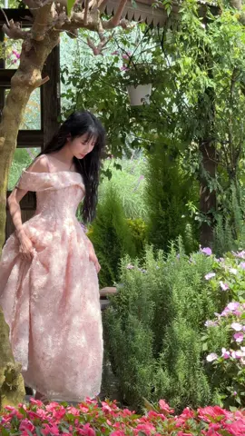 Oi tr oiii cái đầm nó đẹppppop ✨❤️@Tiela #tiela #dala #caphedalat #xuhuongtiktok #vairal #nangtho 