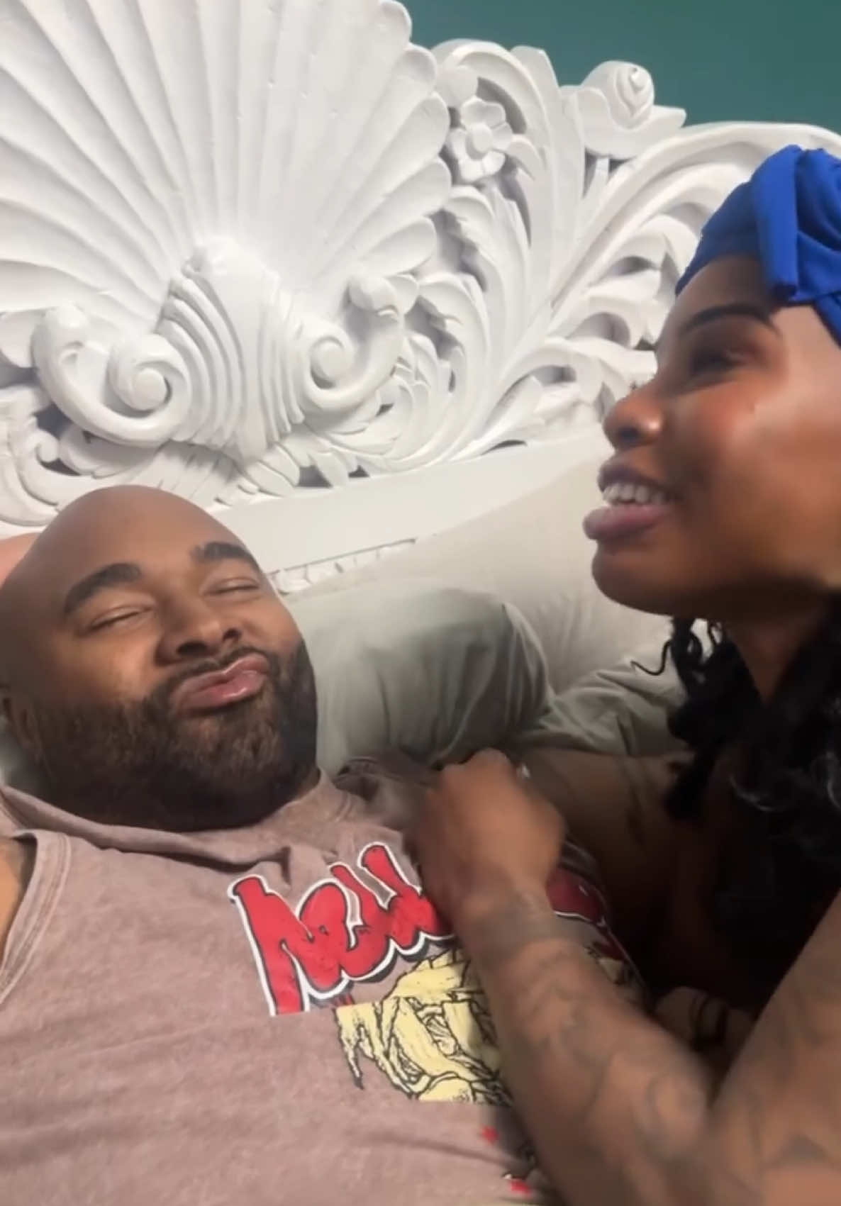 Smh Mike so wrong n sunny  need to leave him smh #kountrywaynecomedy  #wegotaction🎬🎥 #kountrywayne  #letthatsizzleinyourspirit #kountrywayenewskits #kountrywaynetiktokfans #chicago #Detroit #atl #atlanta #fyp #letsgo 