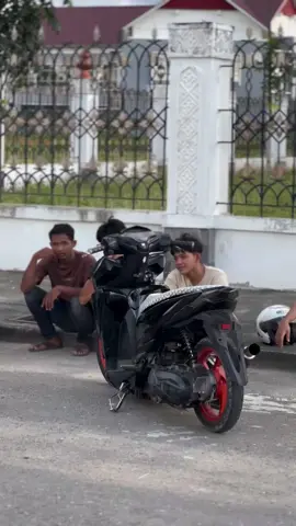 Lewat terus sound nya #scoopy #vario #teammaticacehutara #aceh 