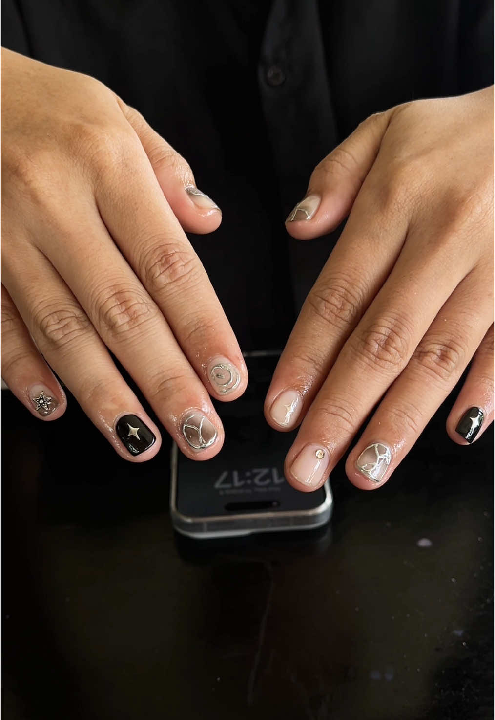 Mẫu nail nam trắng đen đơn giản mà siêu xịnnn #ponzonailbox #nailsboy #nails #mongup 