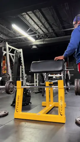 Time waits for no one, don’t waste yours watching.Let’s go baby  #puttinginwork #fyp #silverfox #gemini♊️ #50andfit #Tennesseebodybuilding #blackmuscle #fitlife #preachercurls #bodybuildingmotivation #