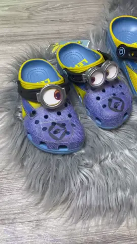 Nhiều cốc tà tữa ạ sz từ trẻ em đến người lớn#crocs #minion 