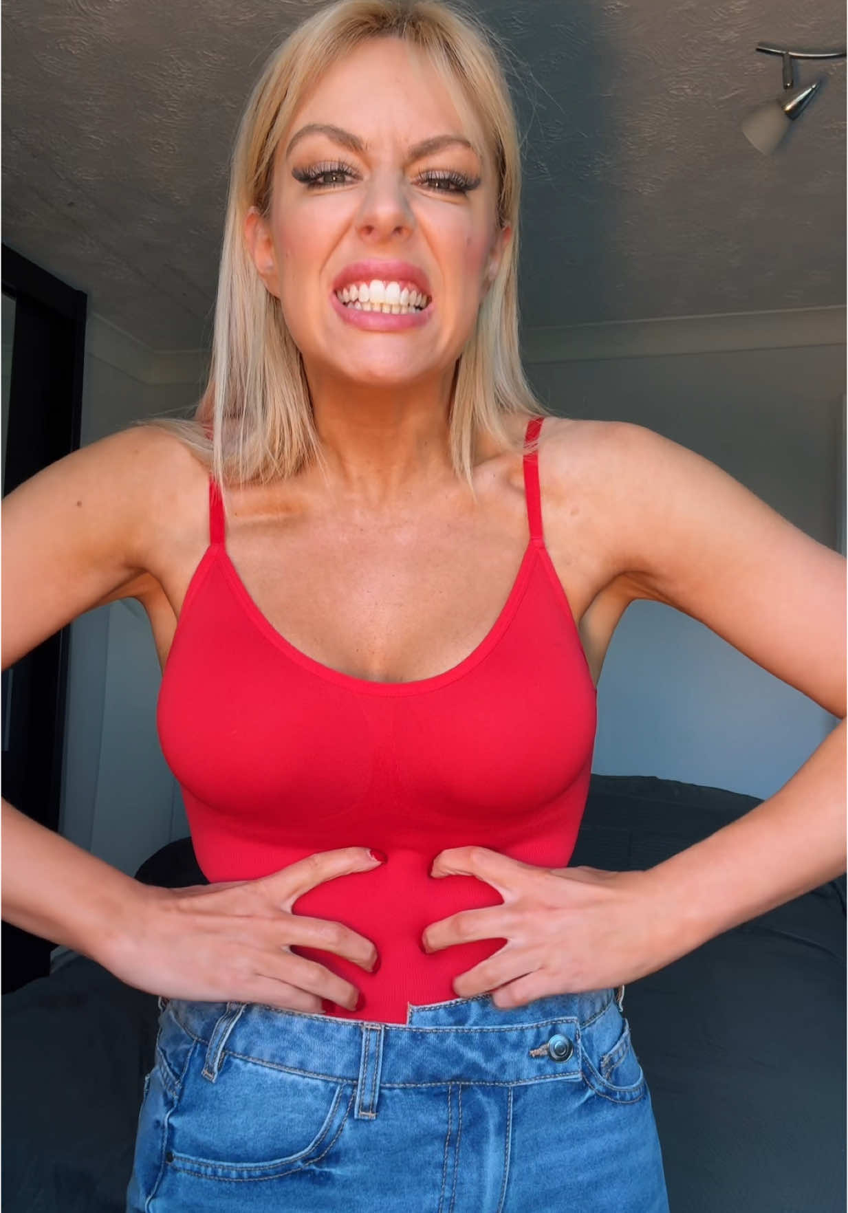 SNATCH! #shapewear #shapewearbodysuit #bodysuit 