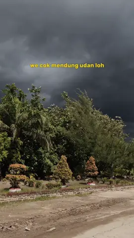 biarkan saja hujan yang berkata-kata🤣#CapCut #mekanik #fyp #xybca #murahnikmatlezat #hujan #mendung 