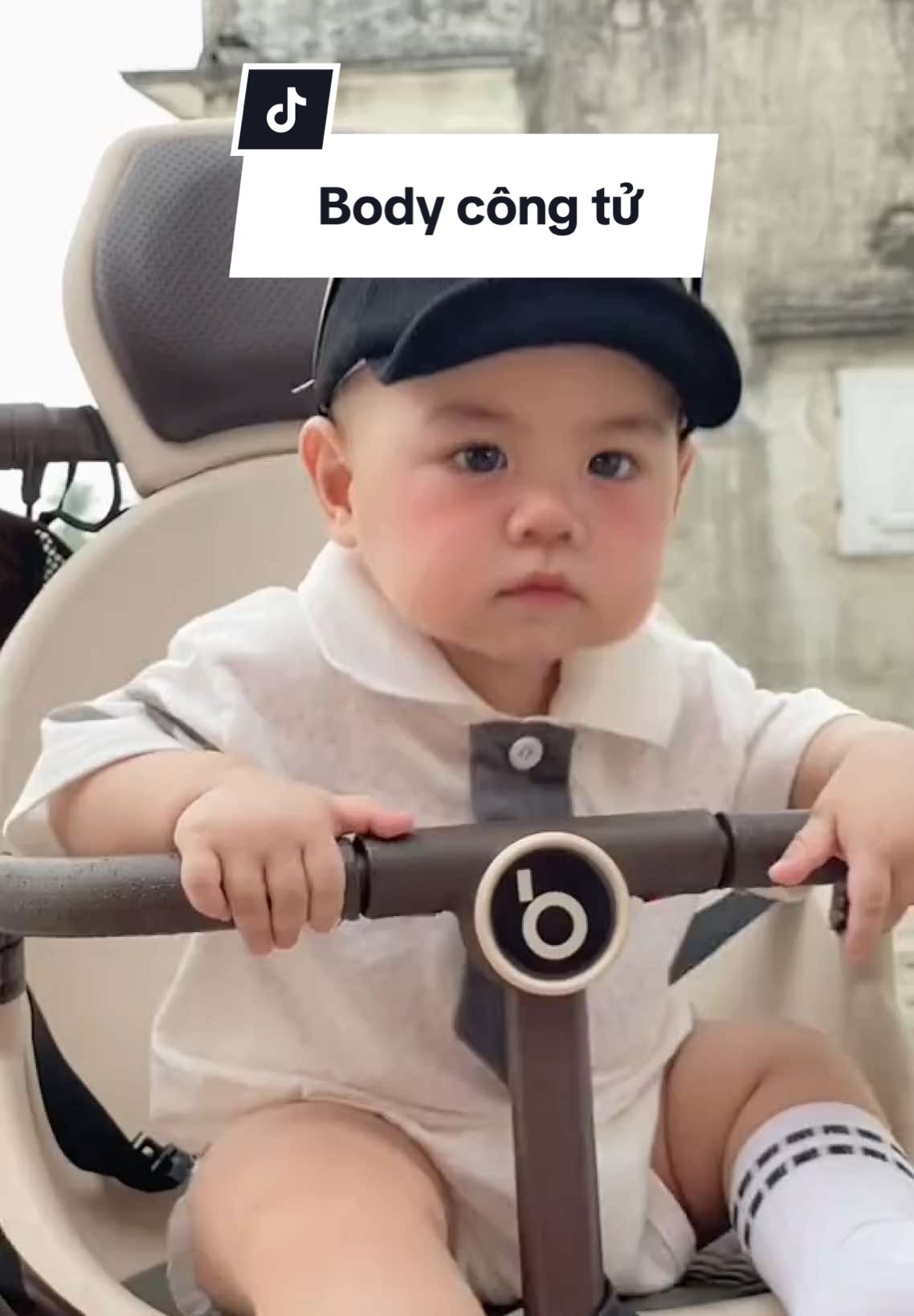 Tại mặc set này nhìn a giống công tử thôi chứ a nghèo nhé các elm😂😂😂@Con là Bắp đây🌽 #rồngcon2024🐉🥰 #cungconlonkhon #mevacontrai #bodybetrai #mubetrai 