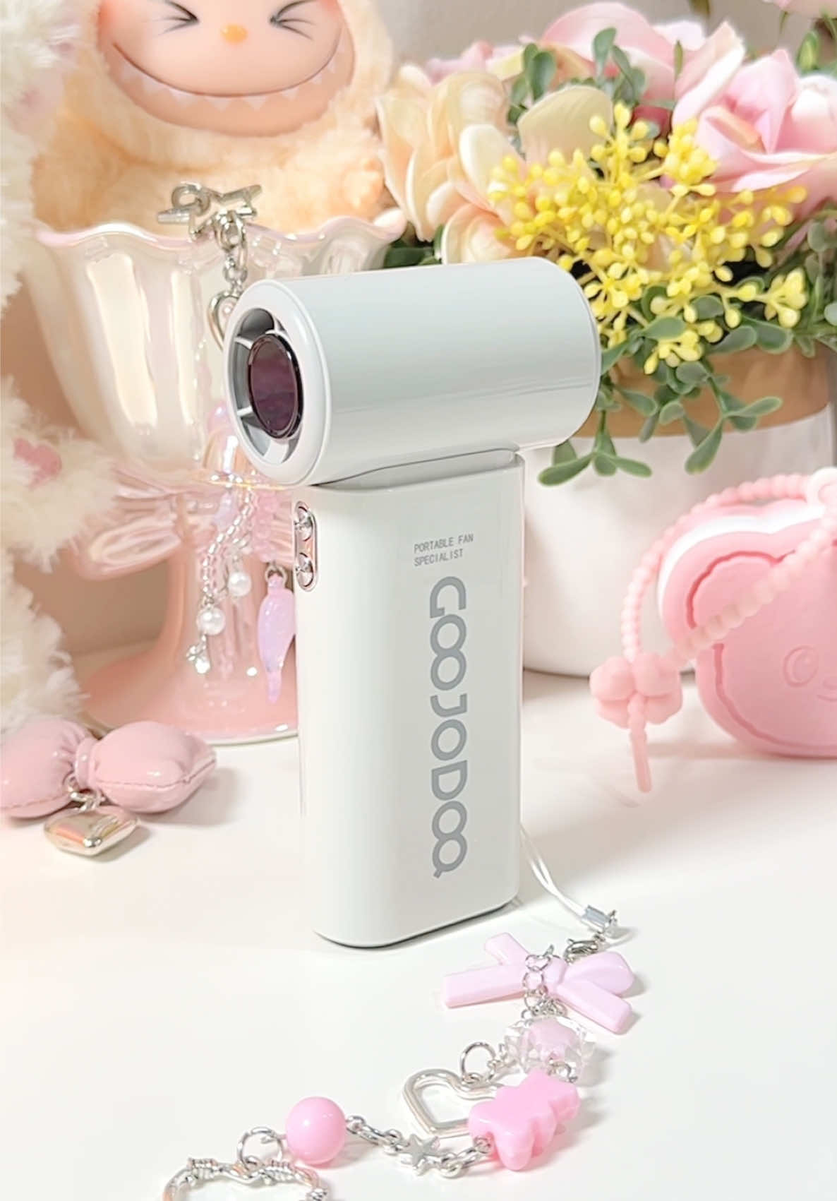 Sumpah ini kipas termini yg kupunya dan anginnya KENCENG POLLL!!! Anginnya beneren sekenceng hairdryer dan batrainya awet bngt. Yg aku suka anginnya super dingin ga seperti kipas yg lain #kipasmini #kipasanginmini #goojodoq #goojodoqgfs007 #fyp 