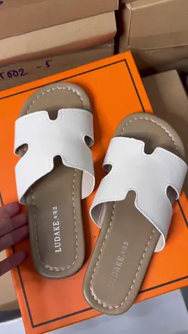 Dép nữ chữ H hàng QC mới về tại sốpp nhé cee uii!! Siêu rẻ ạ #depmuahe #depnu #thoitrangnu #depnuqc 