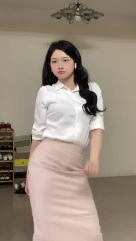 Thư kí tóc mây 