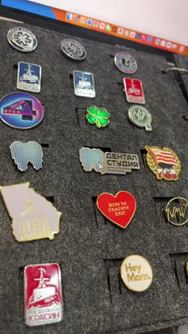 Custom metal badges #customlapelpins #lapelpins #enamelpins #custompins #custombrooch 