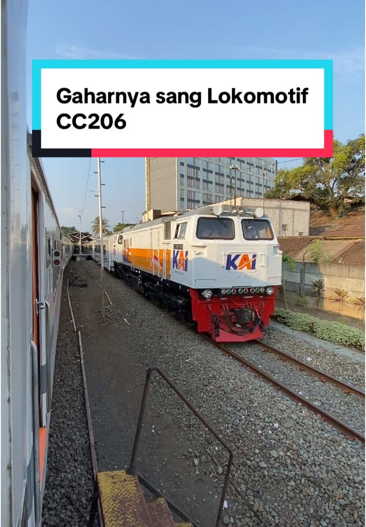 Kalo kamu lebih suka Puong/Hongeng?. #fyp #keretaapi #keretaapiindonesia #locomotive #cc206 #lokomotifindonesia #semboyan35 