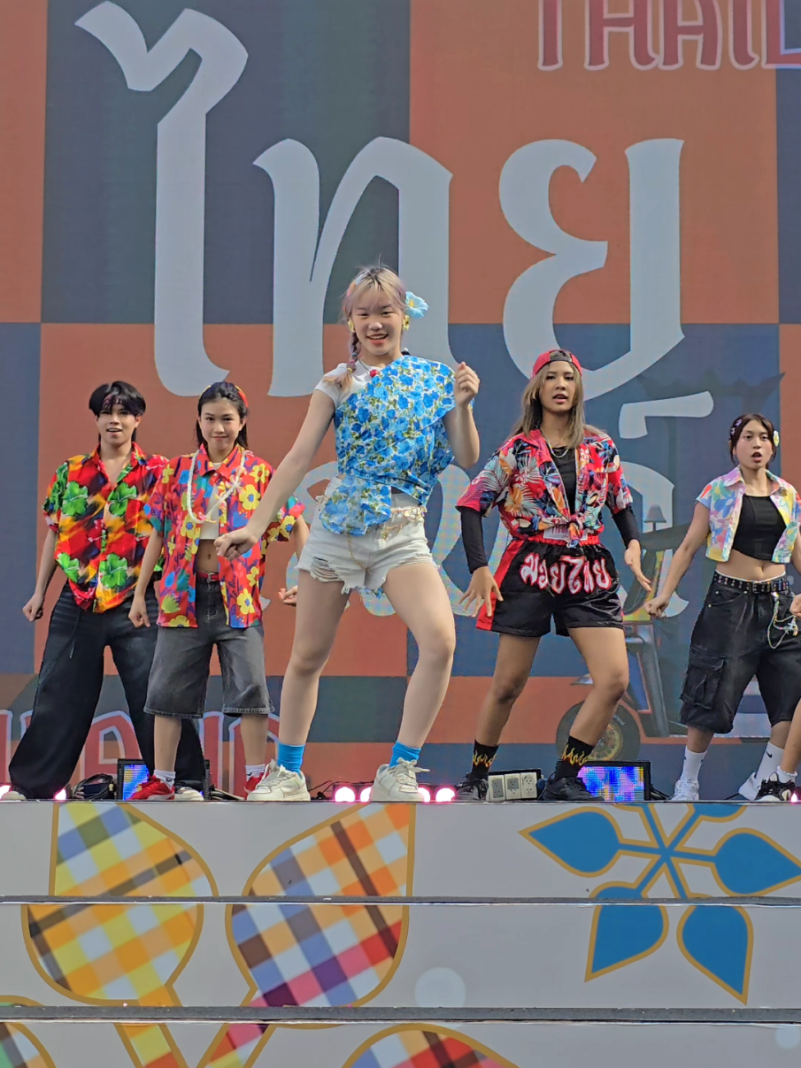 สงกรานต์นี้ Rumor ทุกพื้นที่ !!!! #RANDOMDANCE #SONGKAN #iconsiam  #BNK48 #rumor #สงกรานต์นี้rookiesชวนเต้น 